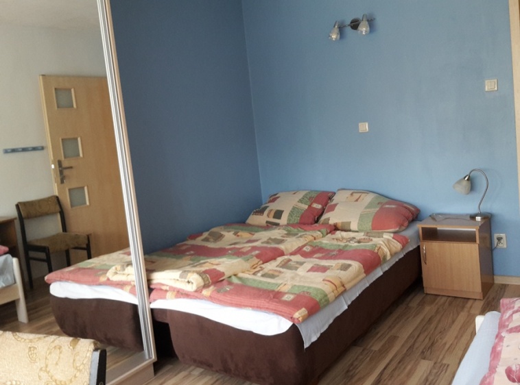 Pokoje u Grażyny Pok&oacute;j 3-osobowy na piętrze