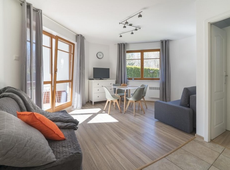 ENES-Kamienica Nadmorska 