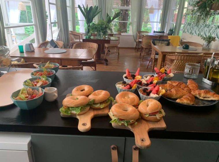 Cafe & Bistro - Helunia