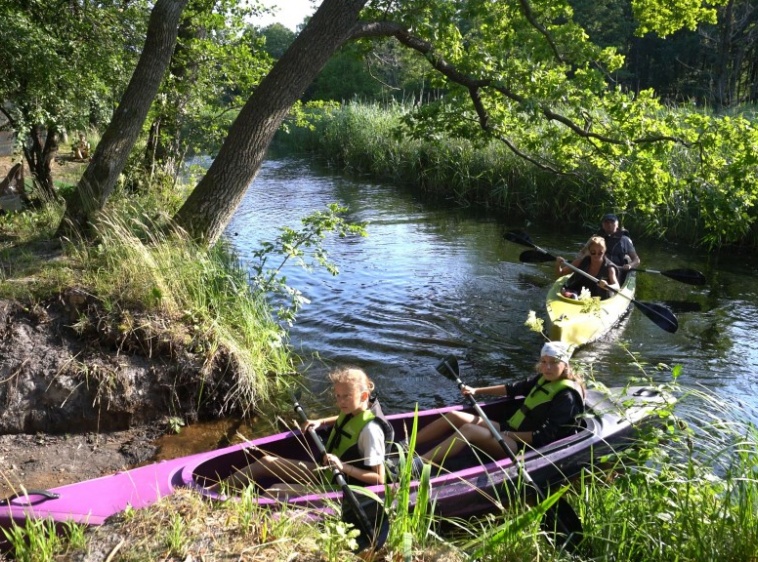 Fajne Spływy Kajakowe Dębki Piaśnicą do morza 