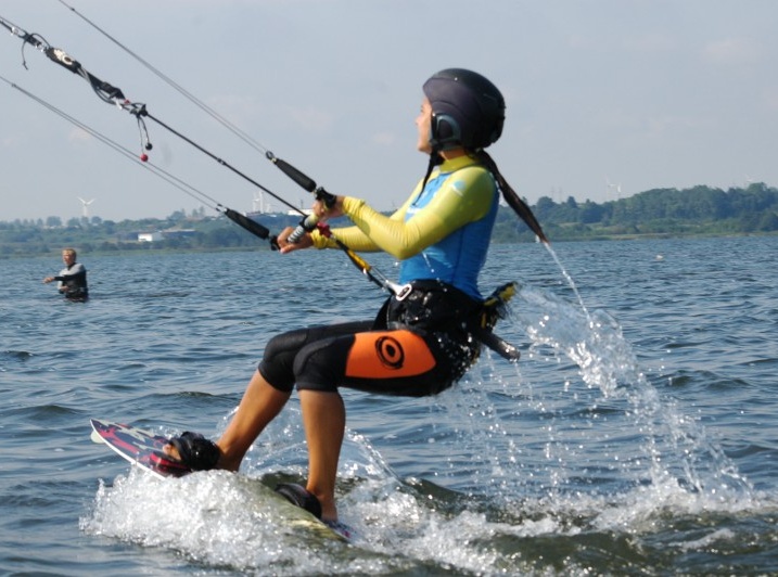 Board & Kite - Kitesurfing