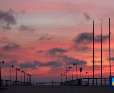 Molo o długości 120 metr&oacute;w na południowym wybrzeżu Mierzei Helskiej w Jastarni.